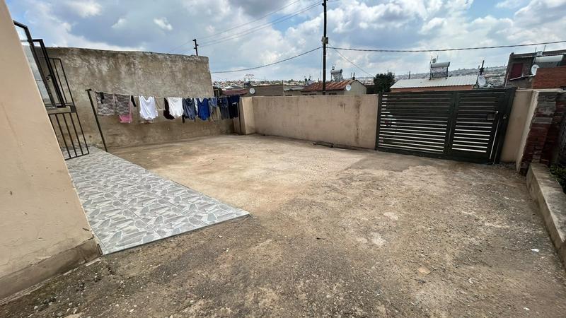 7 Bedroom Property for Sale in Ivory Park Gauteng