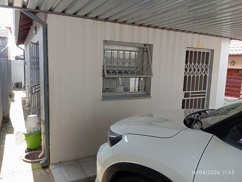 2 Bedroom Property for Sale in Clayville Gauteng