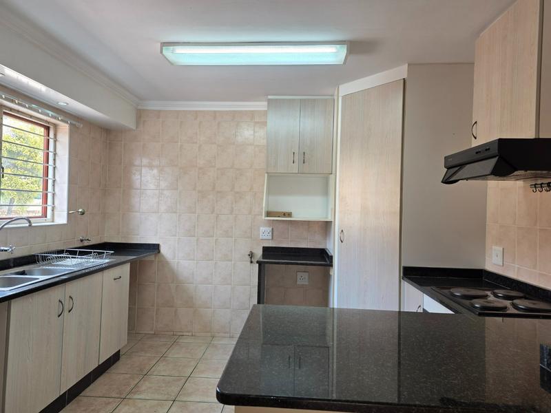 4 Bedroom Property for Sale in Ruimsig Noord Gauteng