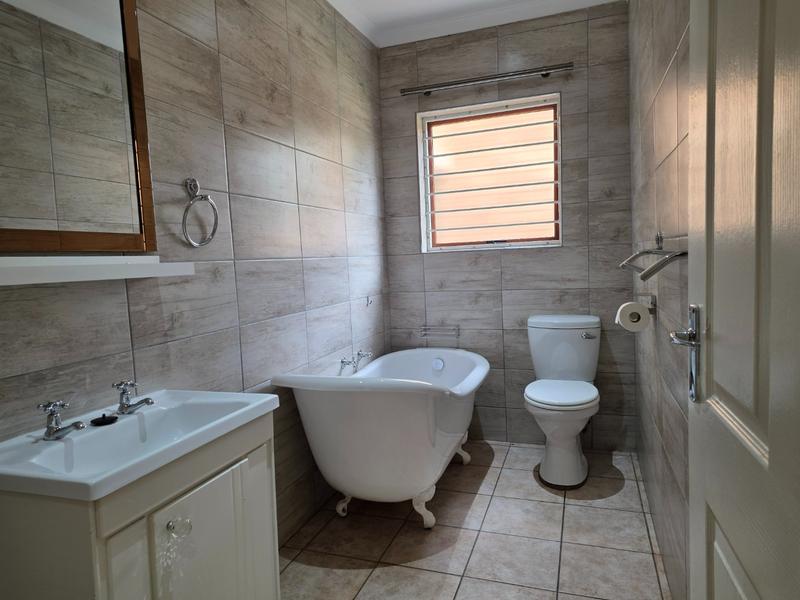4 Bedroom Property for Sale in Ruimsig Noord Gauteng