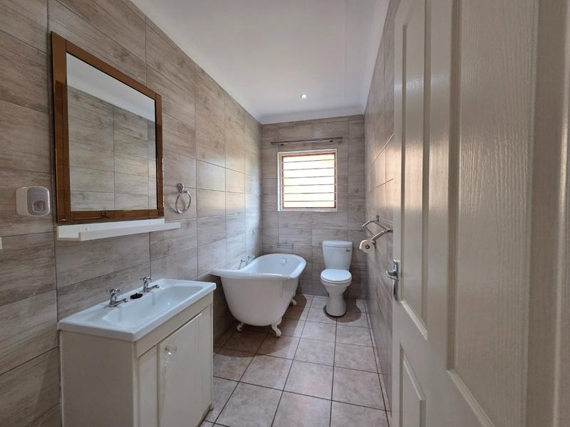 4 Bedroom Property for Sale in Ruimsig Noord Gauteng