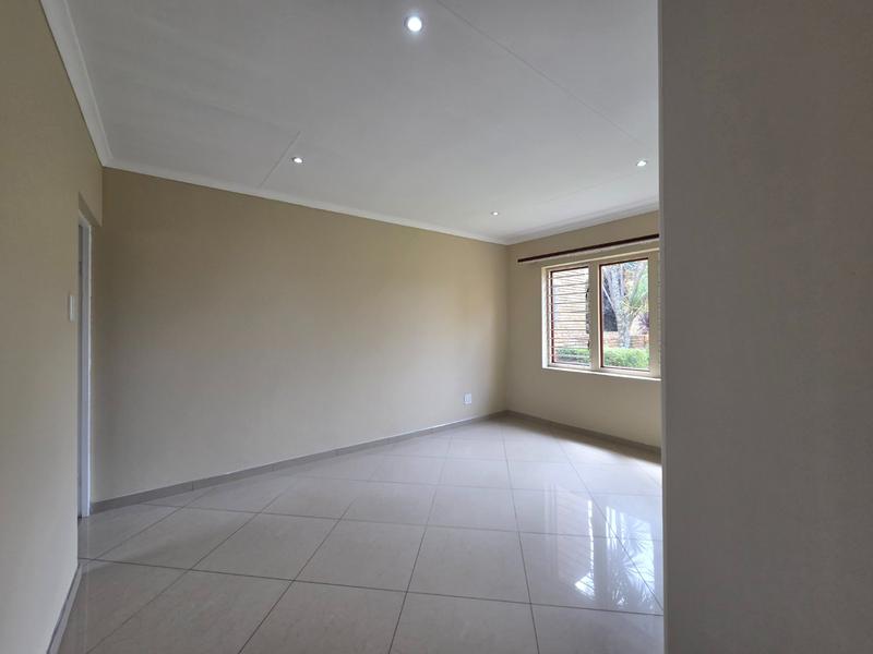 4 Bedroom Property for Sale in Ruimsig Noord Gauteng