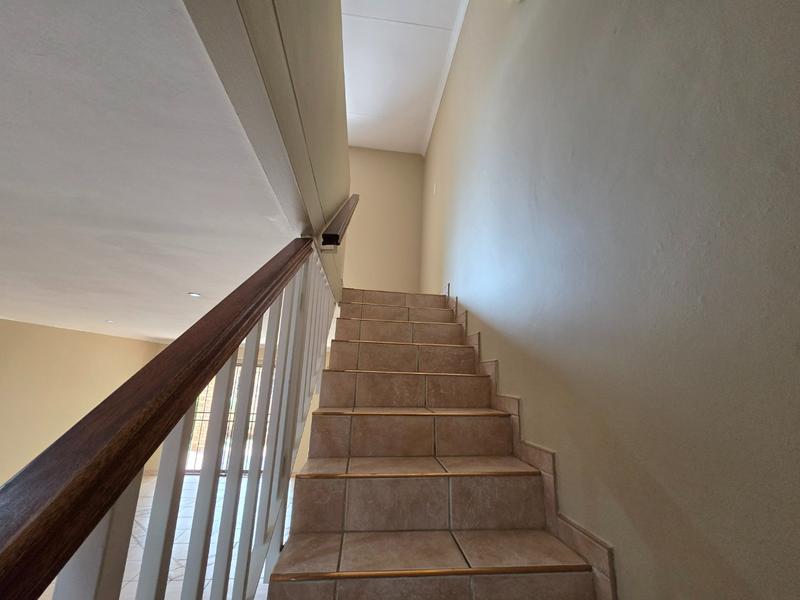 4 Bedroom Property for Sale in Ruimsig Noord Gauteng