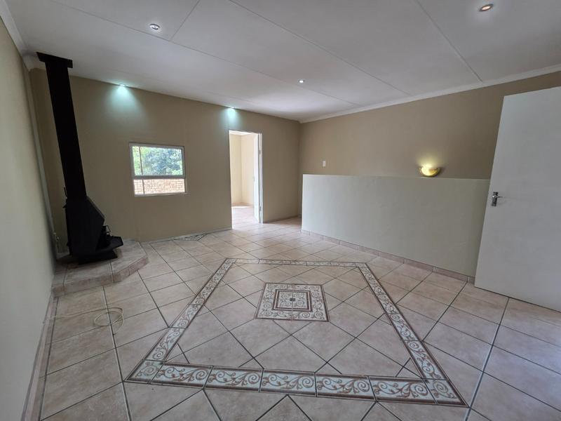 4 Bedroom Property for Sale in Ruimsig Noord Gauteng