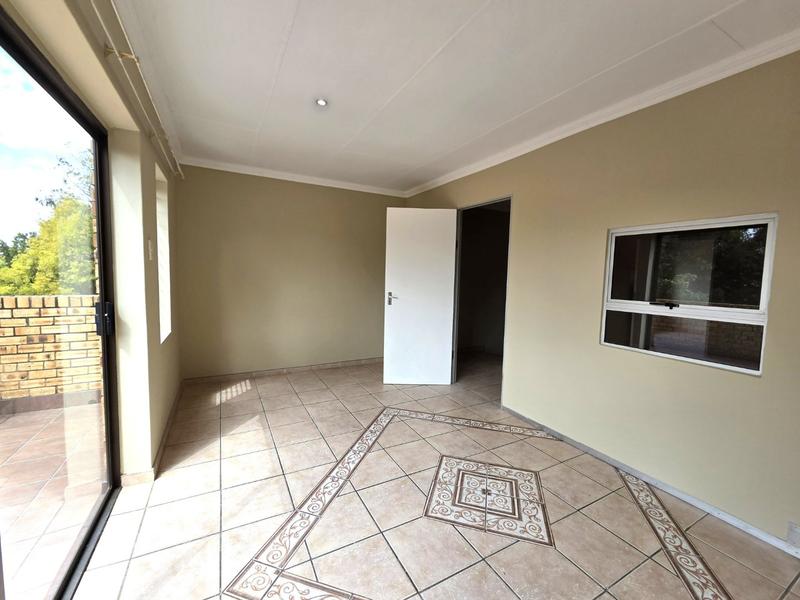 4 Bedroom Property for Sale in Ruimsig Noord Gauteng
