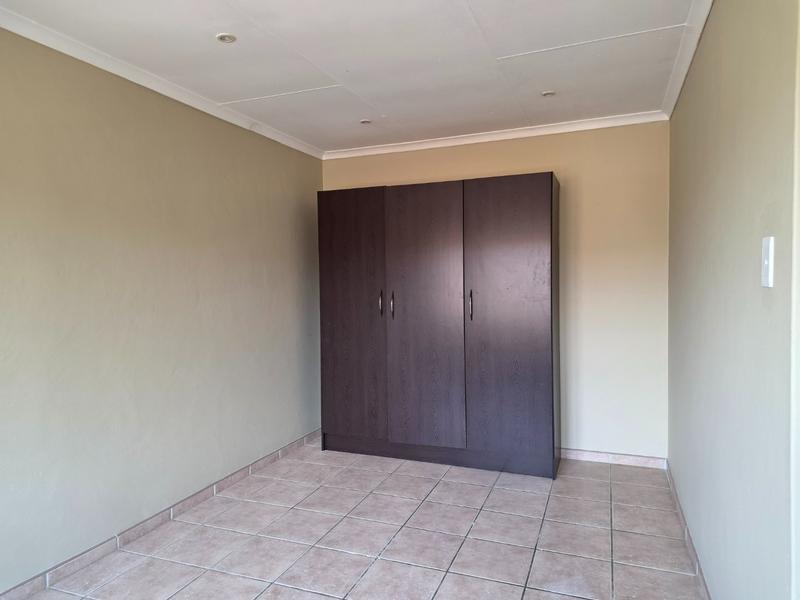 4 Bedroom Property for Sale in Ruimsig Noord Gauteng