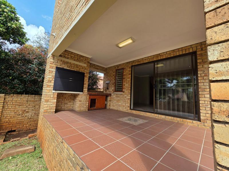 4 Bedroom Property for Sale in Ruimsig Noord Gauteng