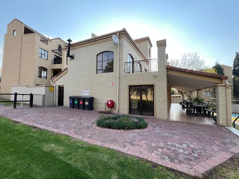 To Let 2 Bedroom Property for Rent in River Club Gauteng