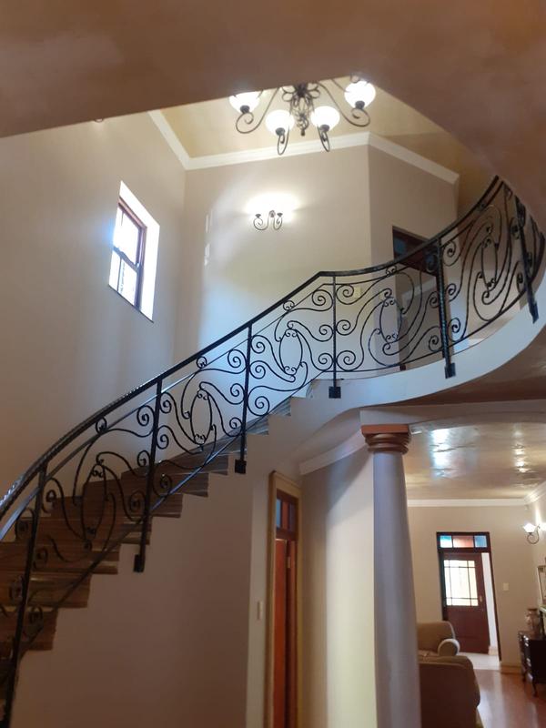 4 Bedroom Property for Sale in Waterkloof Ridge Gauteng