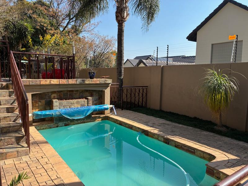 3 Bedroom Property for Sale in Waterkloof Ridge Gauteng