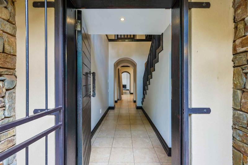 5 Bedroom Property for Sale in Waterkloof Ridge Gauteng