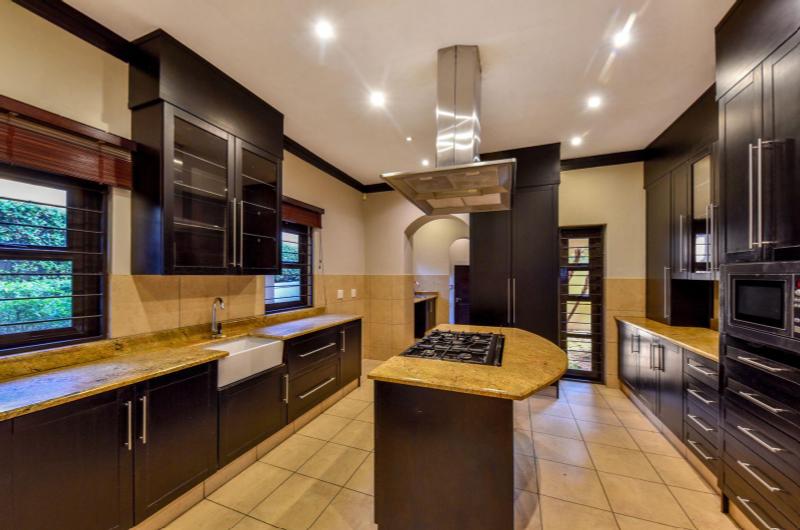 5 Bedroom Property for Sale in Waterkloof Ridge Gauteng