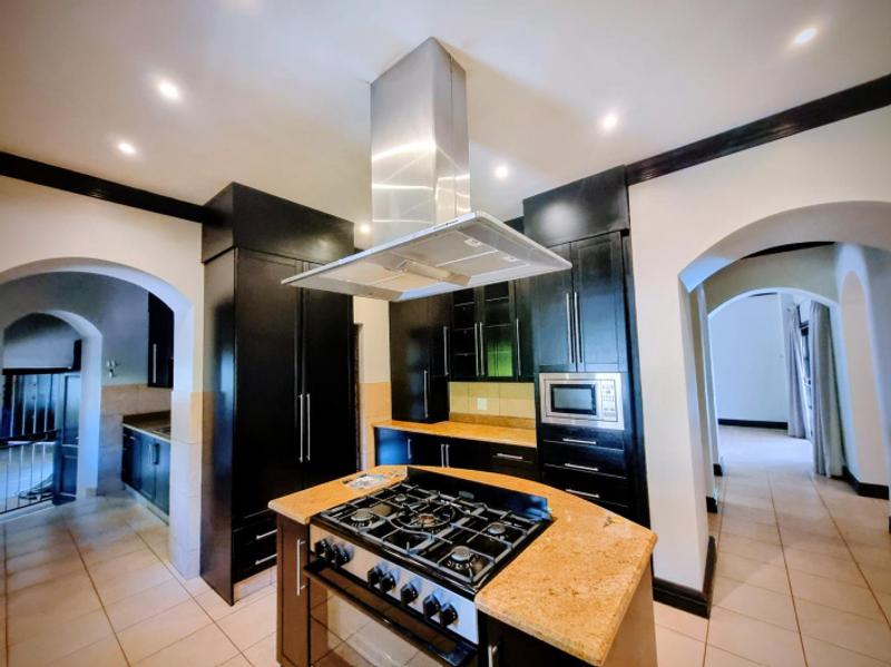 5 Bedroom Property for Sale in Waterkloof Ridge Gauteng