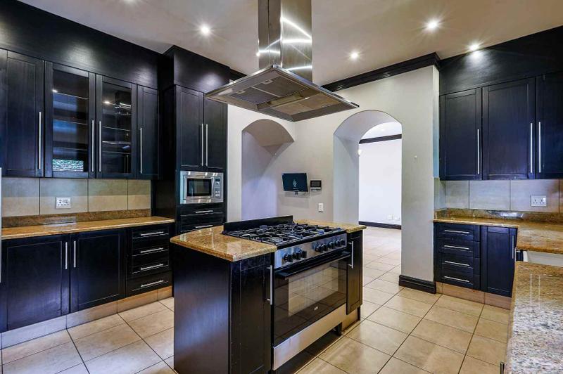 5 Bedroom Property for Sale in Waterkloof Ridge Gauteng