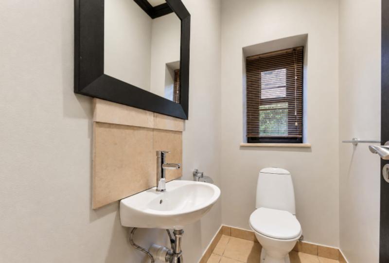 5 Bedroom Property for Sale in Waterkloof Ridge Gauteng