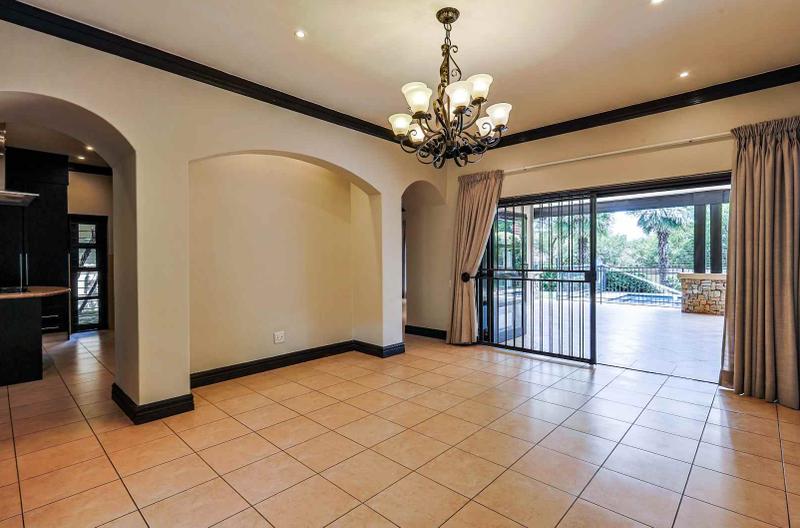 5 Bedroom Property for Sale in Waterkloof Ridge Gauteng