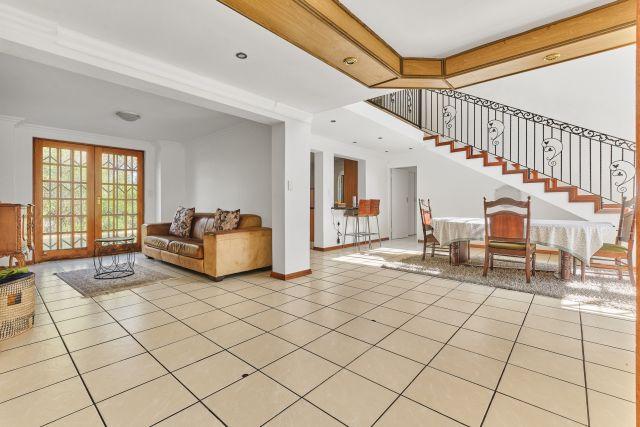 5 Bedroom Property for Sale in Sunninghill Gauteng