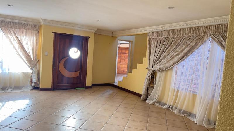 To Let 5 Bedroom Property for Rent in The Orchards Gauteng