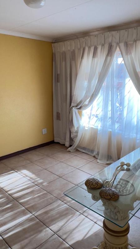 To Let 5 Bedroom Property for Rent in The Orchards Gauteng