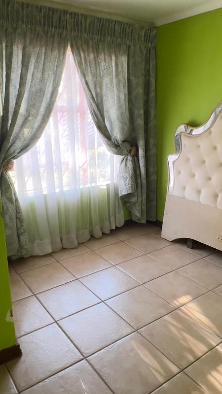 To Let 5 Bedroom Property for Rent in The Orchards Gauteng