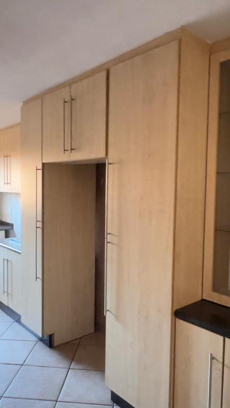 To Let 5 Bedroom Property for Rent in The Orchards Gauteng