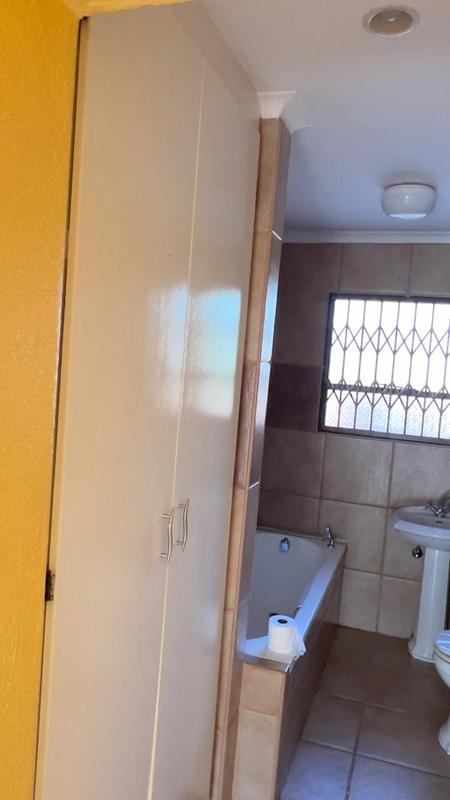 To Let 5 Bedroom Property for Rent in The Orchards Gauteng