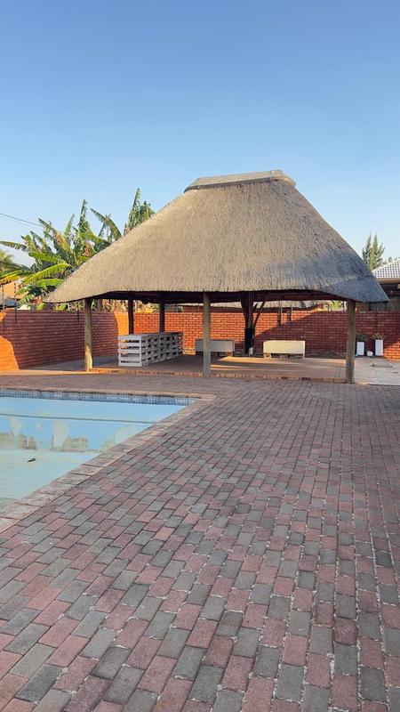 To Let 5 Bedroom Property for Rent in The Orchards Gauteng