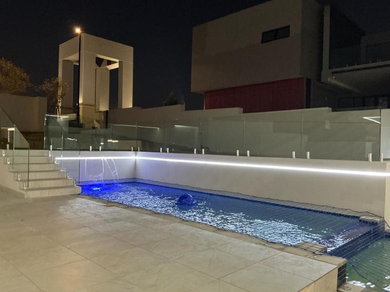6 Bedroom Property for Sale in Midstream Ridge Gauteng