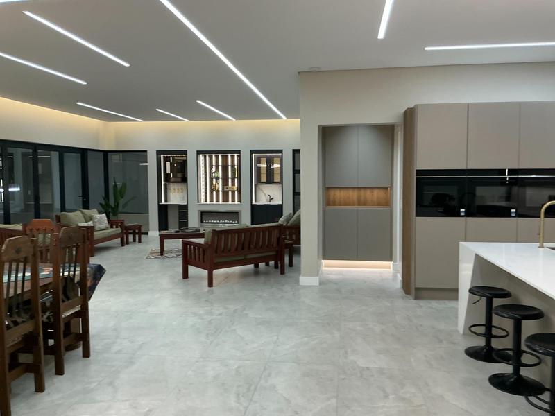 6 Bedroom Property for Sale in Midstream Ridge Gauteng