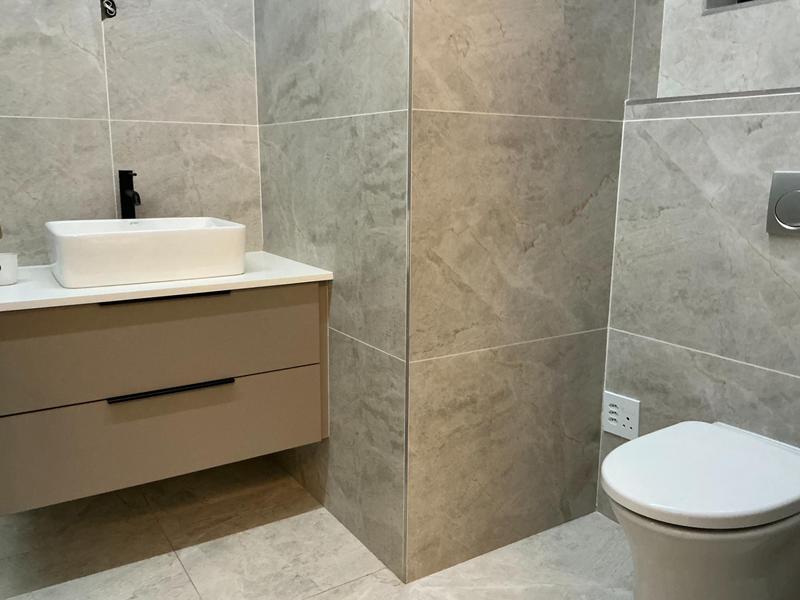 6 Bedroom Property for Sale in Midstream Ridge Gauteng
