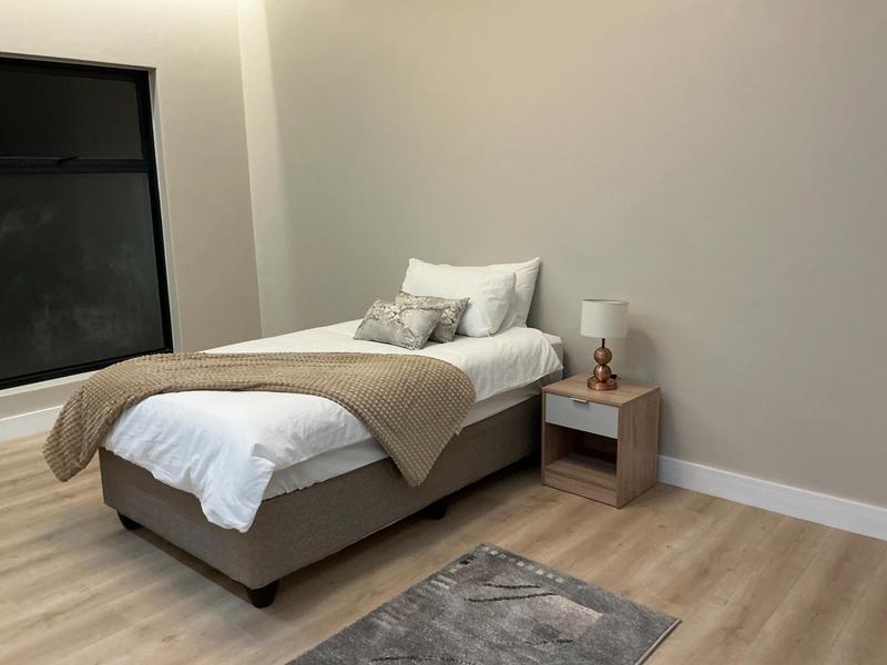 6 Bedroom Property for Sale in Midstream Ridge Gauteng