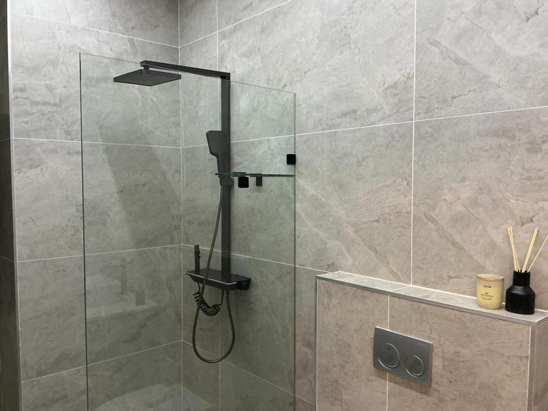 6 Bedroom Property for Sale in Midstream Ridge Gauteng