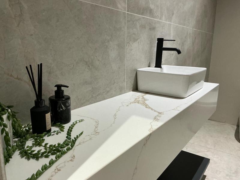 6 Bedroom Property for Sale in Midstream Ridge Gauteng