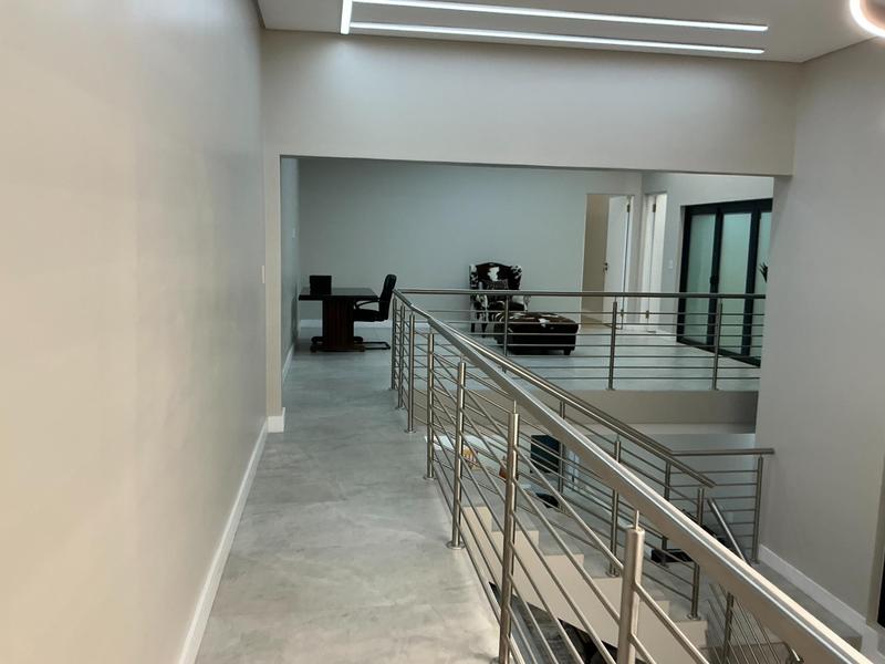 6 Bedroom Property for Sale in Midstream Ridge Gauteng