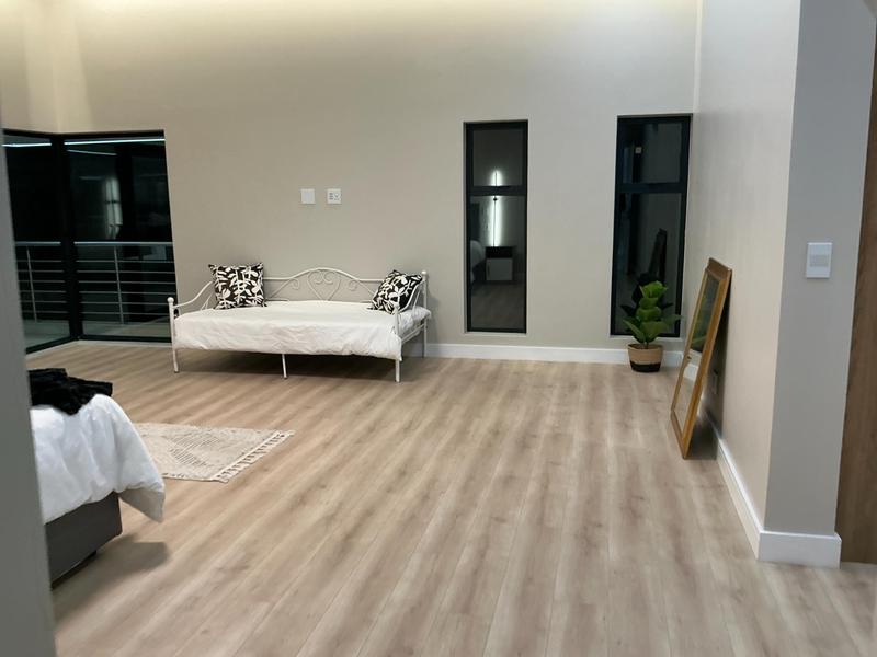 6 Bedroom Property for Sale in Midstream Ridge Gauteng