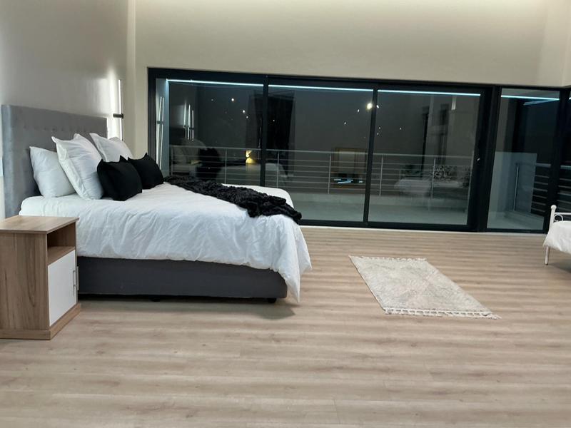 6 Bedroom Property for Sale in Midstream Ridge Gauteng