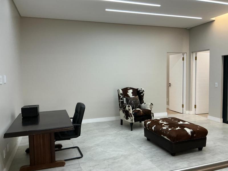 6 Bedroom Property for Sale in Midstream Ridge Gauteng