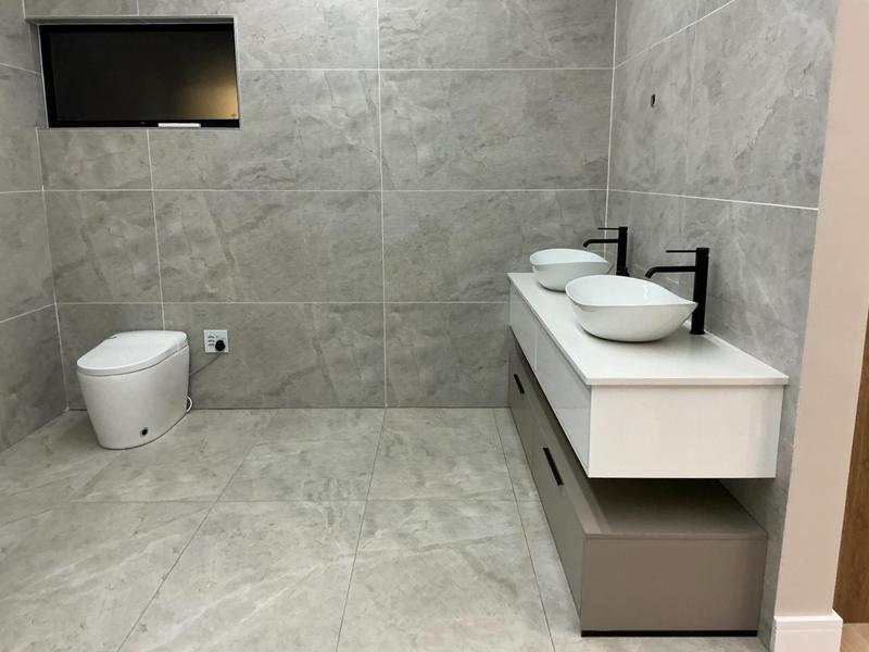 6 Bedroom Property for Sale in Midstream Ridge Gauteng