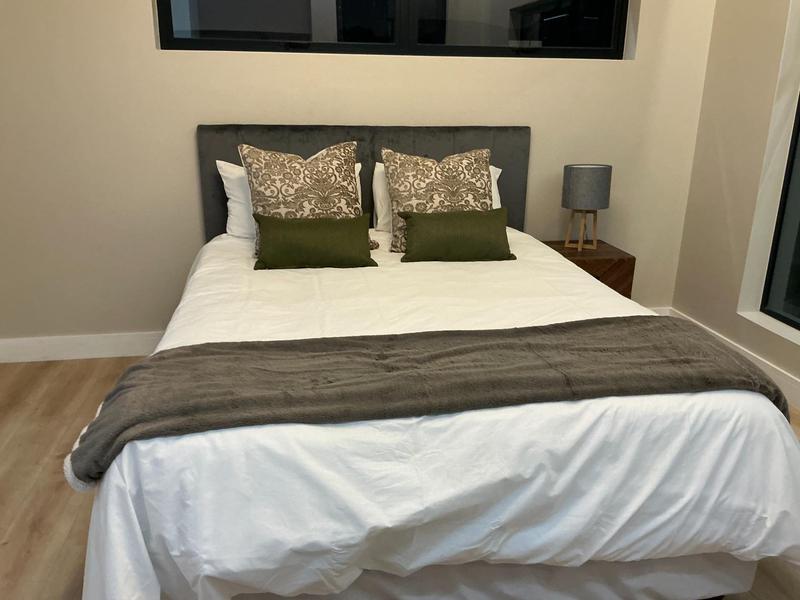 6 Bedroom Property for Sale in Midstream Ridge Gauteng