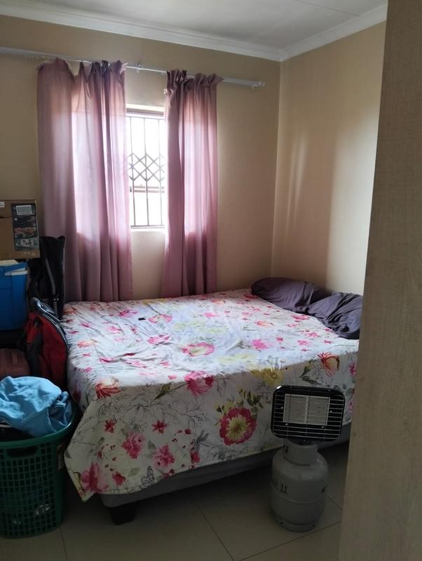 2 Bedroom Property for Sale in Clayville Gauteng