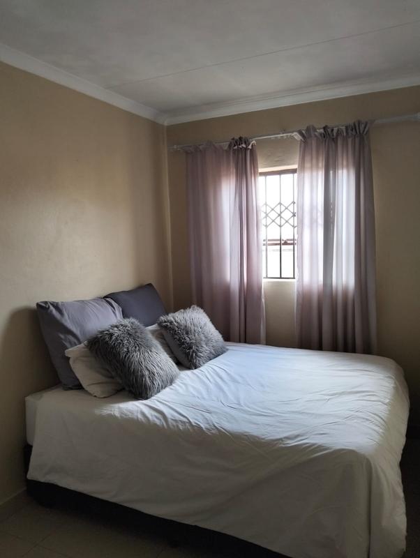 2 Bedroom Property for Sale in Clayville Gauteng