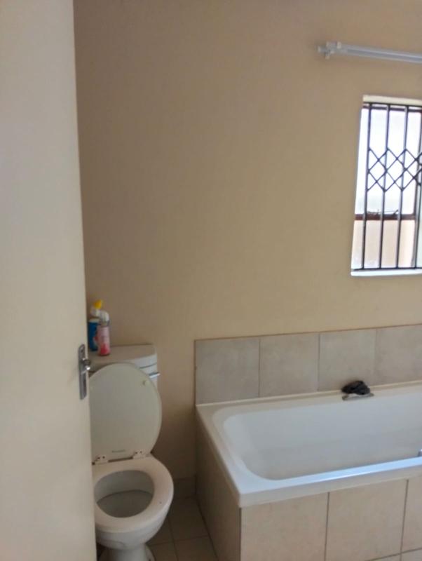 2 Bedroom Property for Sale in Clayville Gauteng