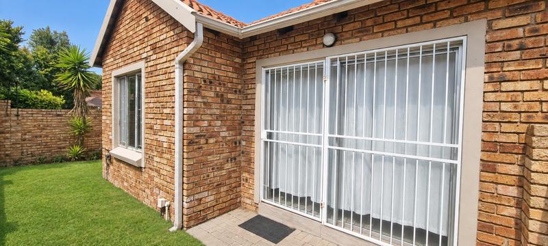 2 Bedroom Property for Sale in Kosmosdal Gauteng