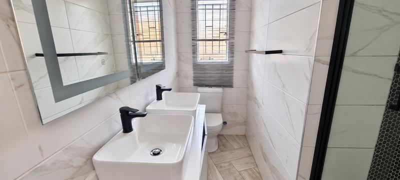 2 Bedroom Property for Sale in Kosmosdal Gauteng