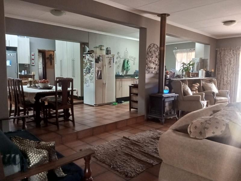 4 Bedroom Property for Sale in Selection Park Gauteng