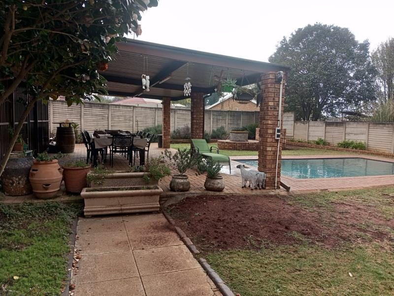 4 Bedroom Property for Sale in Selection Park Gauteng