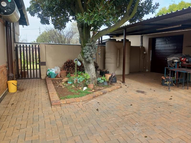4 Bedroom Property for Sale in Selection Park Gauteng