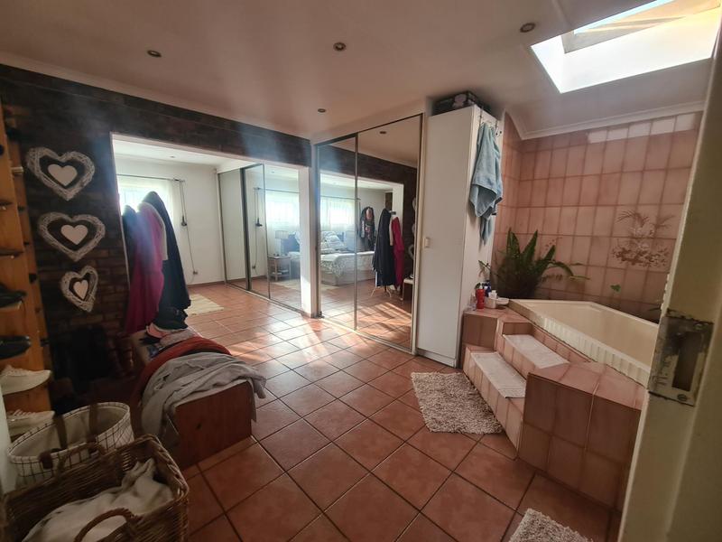 5 Bedroom Property for Sale in Dalpark Ext 1 Gauteng