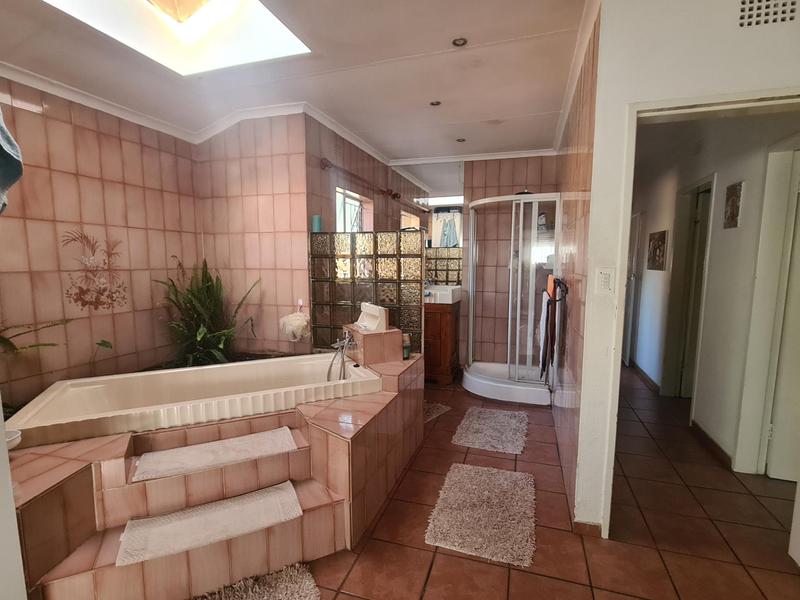 5 Bedroom Property for Sale in Dalpark Ext 1 Gauteng