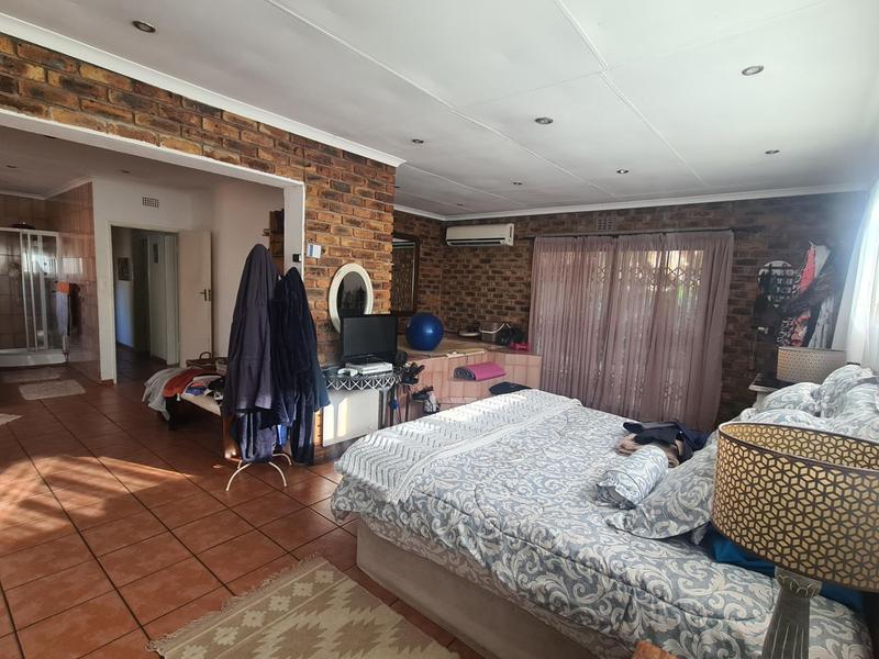 5 Bedroom Property for Sale in Dalpark Ext 1 Gauteng